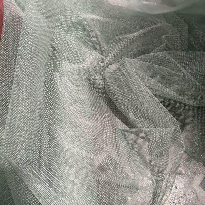 Tkanina z cekinami i siateczką – Crystal Mesh Fabric recenzja i cena